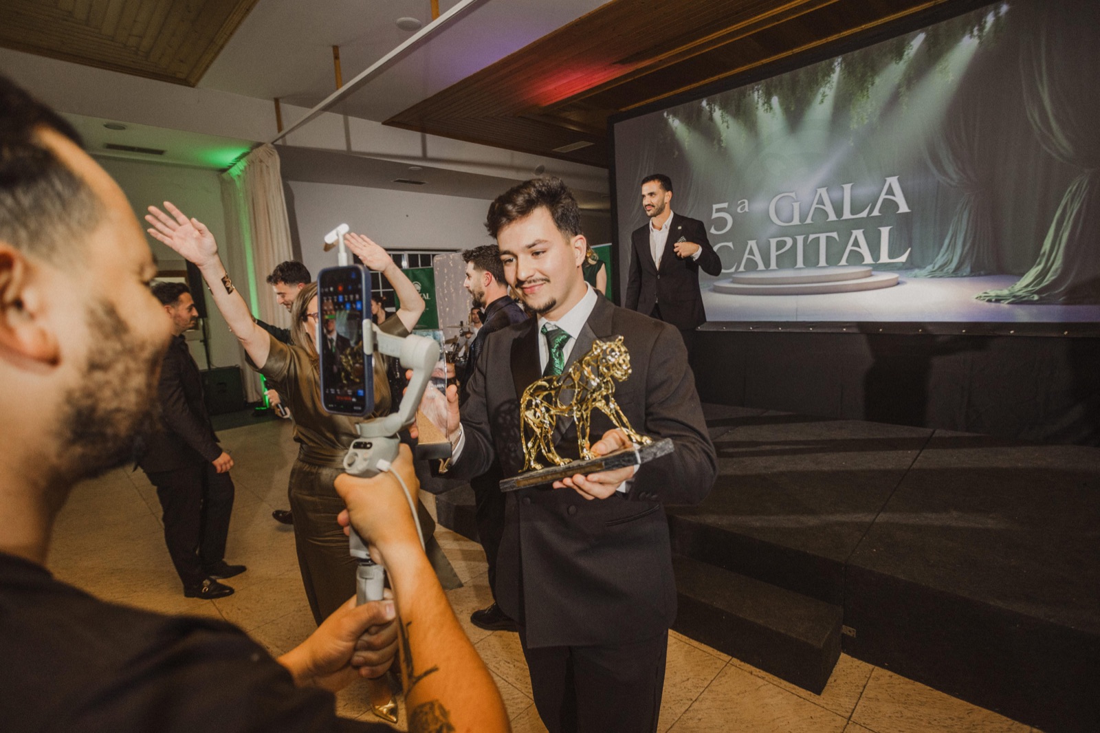 João Maria recebe um prémio na V Gala Capital 2025